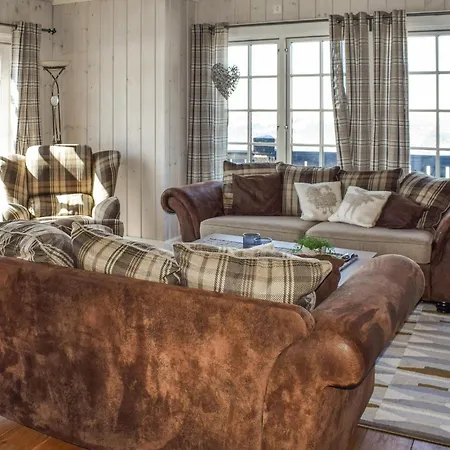 Lovely In With House A Mountain View